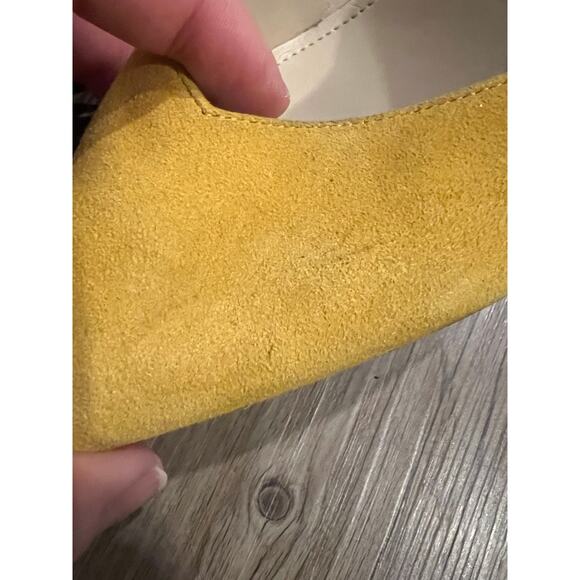 Marc Fisher mustard Heels - Picture 2 of 5